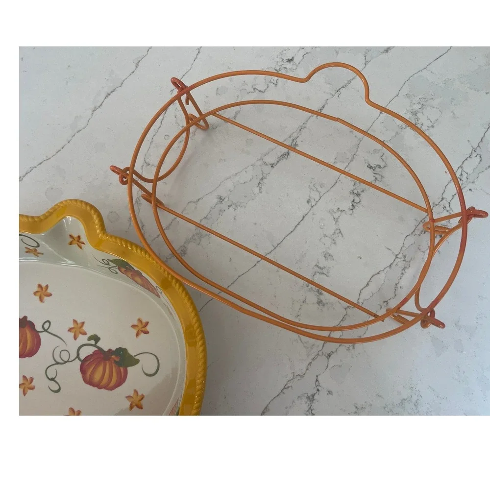 Temp-tations Old World Pumpkin Pie Plate with Rack 1.75 Qt Ceramic Baker NIB